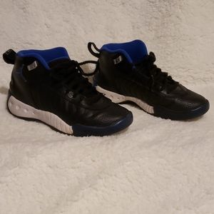 Kids sneakers